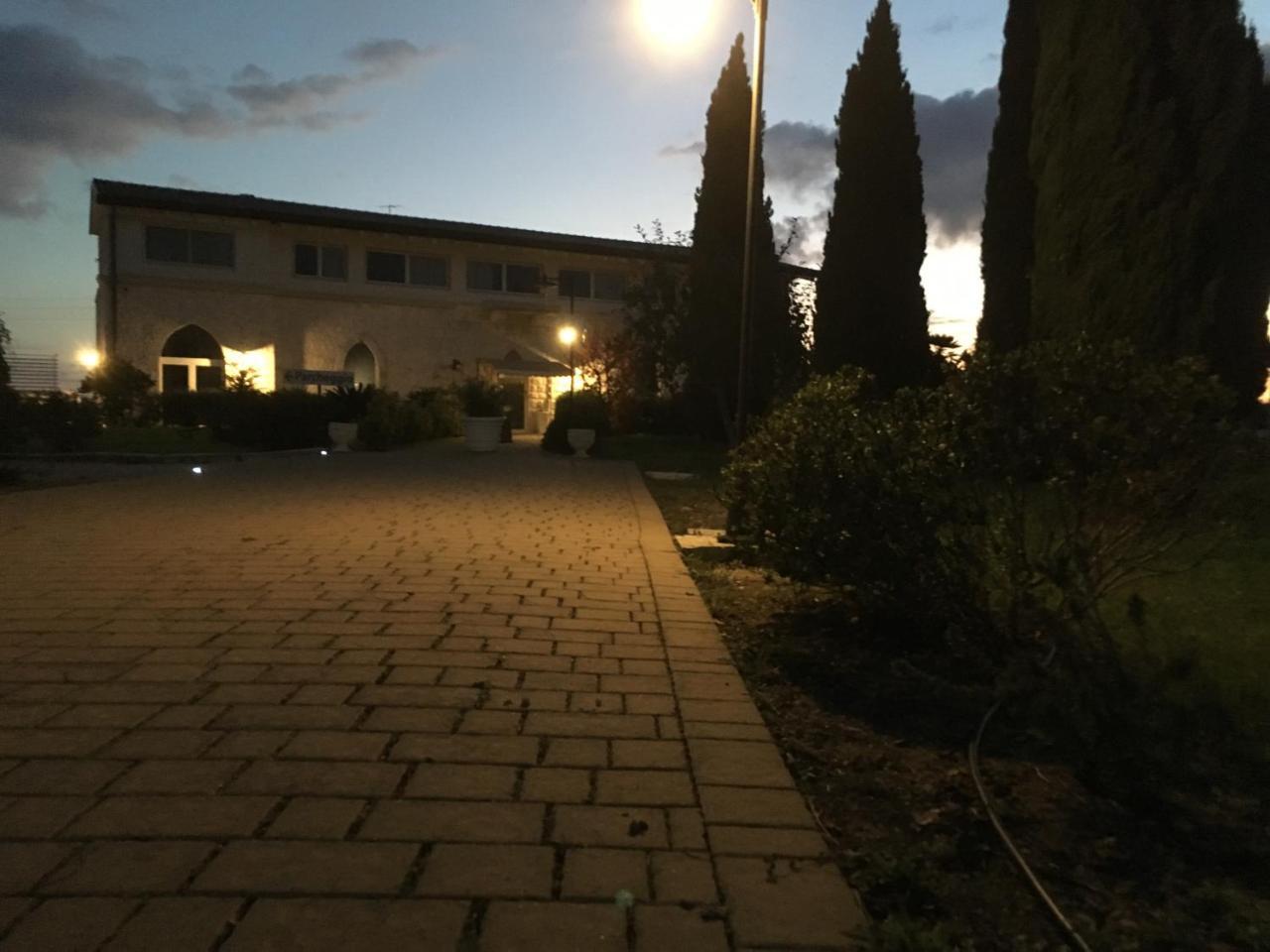 Zyra Garden Club Bed and Breakfast Acquaviva delle Fonti Exteriör bild